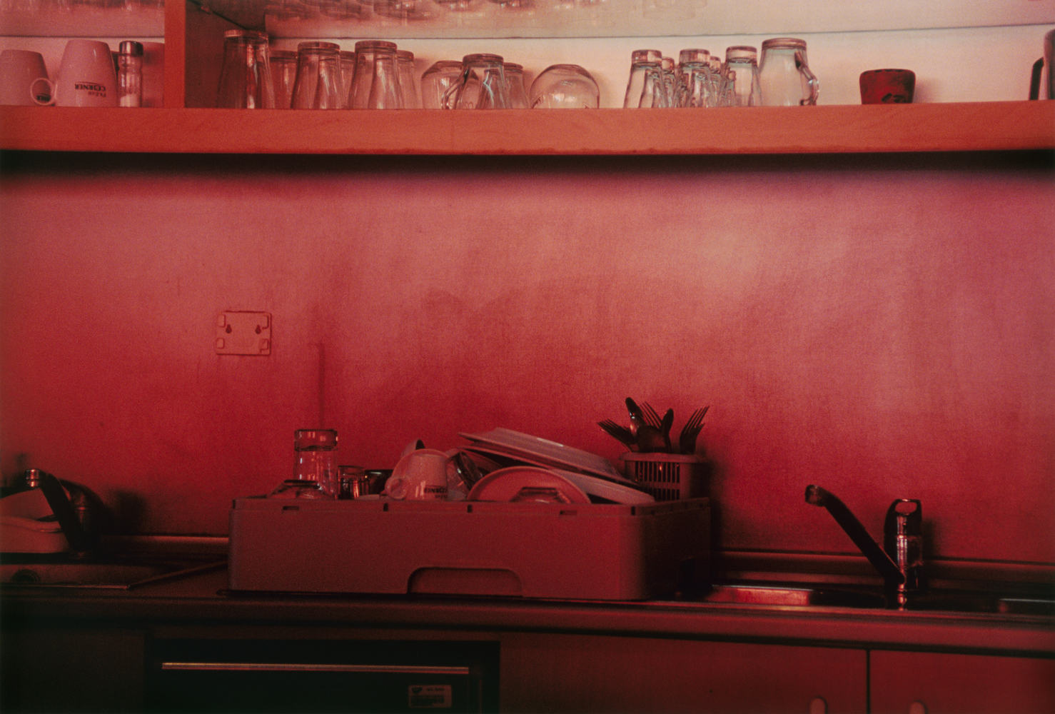 Samuel Laurence Cunnane&amp;nbsp;

Red Kitchen,&amp;nbsp;2025

hand-printed C-type print on archival photo paper, edition of 3 + 1 AP

32 x 47.5&amp;nbsp; cm / 12.6 x 18.7 in image size&amp;nbsp;

55 x 70 x 4 cm / 21.7 x 27.6 x 1.6 in framed

&amp;nbsp;