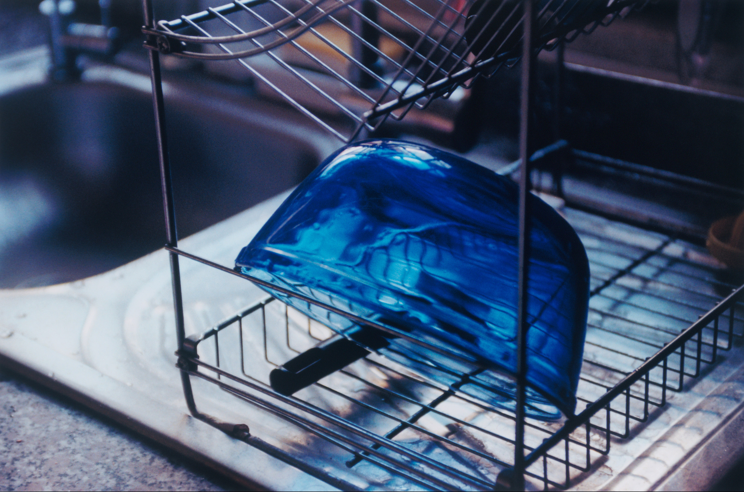 Samuel Laurence Cunnane&amp;nbsp;

Blue bowl,&amp;nbsp;2025

Hand-printed C-type print on archival photo paper, edition of 3 + 1 AP

19.4 x 29.5 cm / 7.6 x 11.6 in image size&amp;nbsp;

41 x 51 x 4 cm / 16.1 x 20.1 x 1.6 in framed

&amp;nbsp;