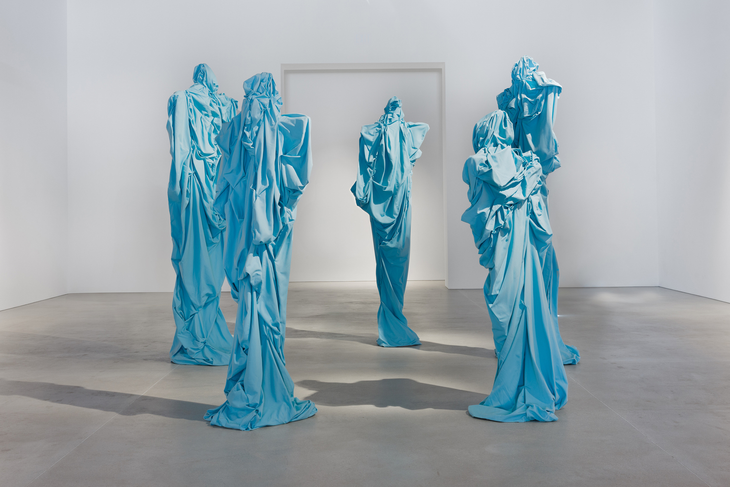 Unfold and Repair

2024

Cotton, steel, foam; 5 parts

Figure 1 280 x 70 x 70 cm / 110 1/4 x 27 1/2 x 27 1/2 in

Figure 2 280 x 70 x 70 cm / 110 1/4 x 27 1/2 x 27 1/2 in

Figure 3 260 x 70 x 70 cm / 102 3/8 x 27 1/2 x 27 1/2 in

Figure 4 230 x 70 x 70 cm / 90 1/2 x 27 1/2 x 27 1/2 in

Figure 5 200 x 70 x 70 cm / 78 3/4 x 27 1/2 x 27 1/2 in

Courtesy GRAY Chicago/New York &amp;copy; Sandra Mujinga