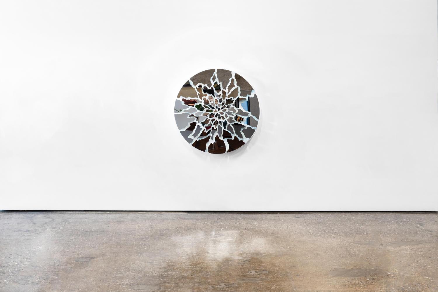 DOUG AITKEN
Terra (camouflage 7457-250C)
2023
Wood, polished stainless steel, paint
Unique
&amp;oslash; 117 x 12.5 cm / &amp;oslash; 46 x 5 in
AITKE58033