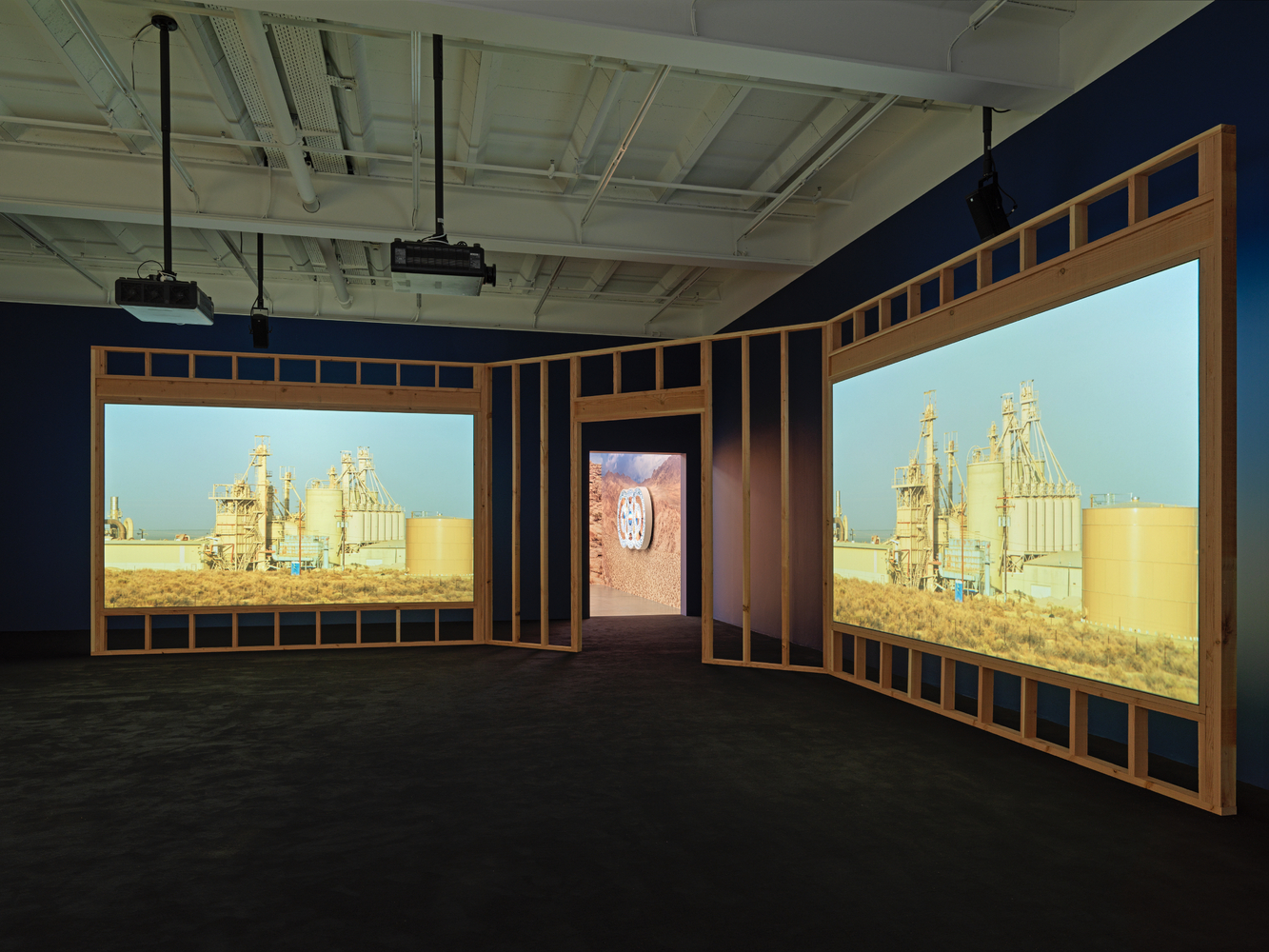 Installation view, Doug Aitken, HOWL, Galerie Eva Presenhuber, Maag Areal, Zurich, 2023