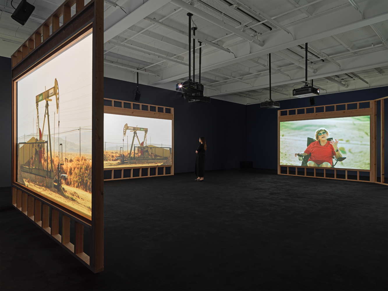 Installation view, Doug Aitken, HOWL, Galerie Eva Presenhuber, Maag Areal, Zurich, 2023