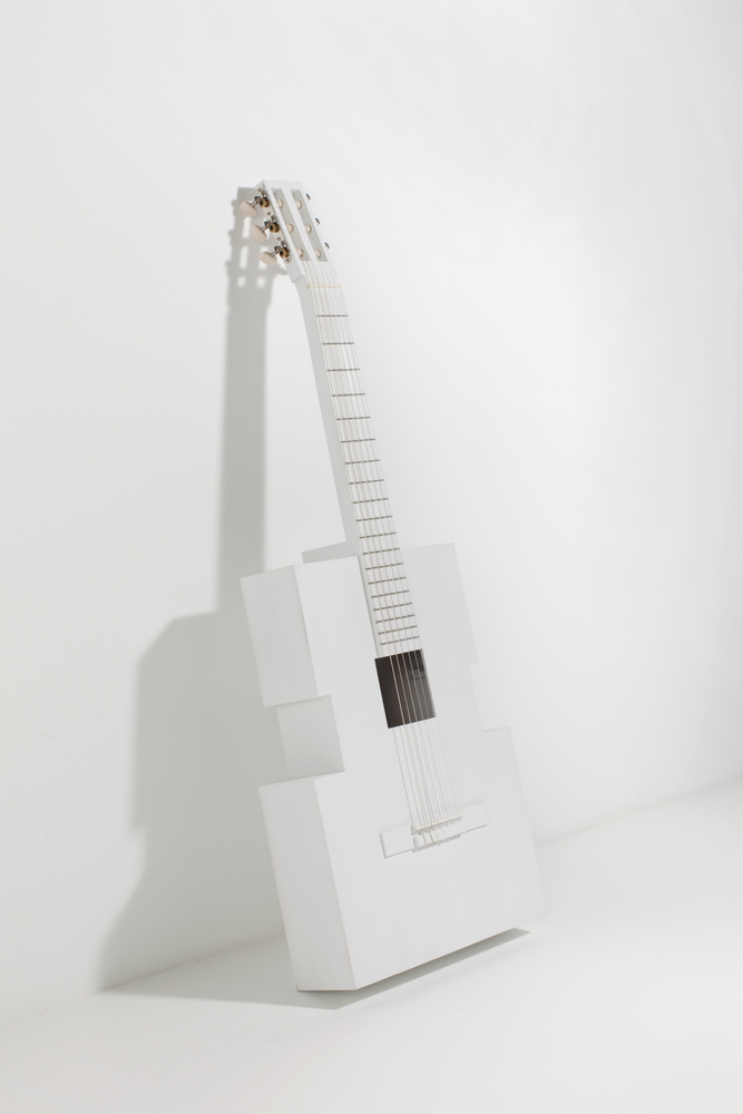 Untitled

2009

Wood, inlay, tuning pegs

100 x 62 x 12 cm / 39 3/8 x 24 3/8 x 4 3/4 in

&amp;copy; Valentin Carron