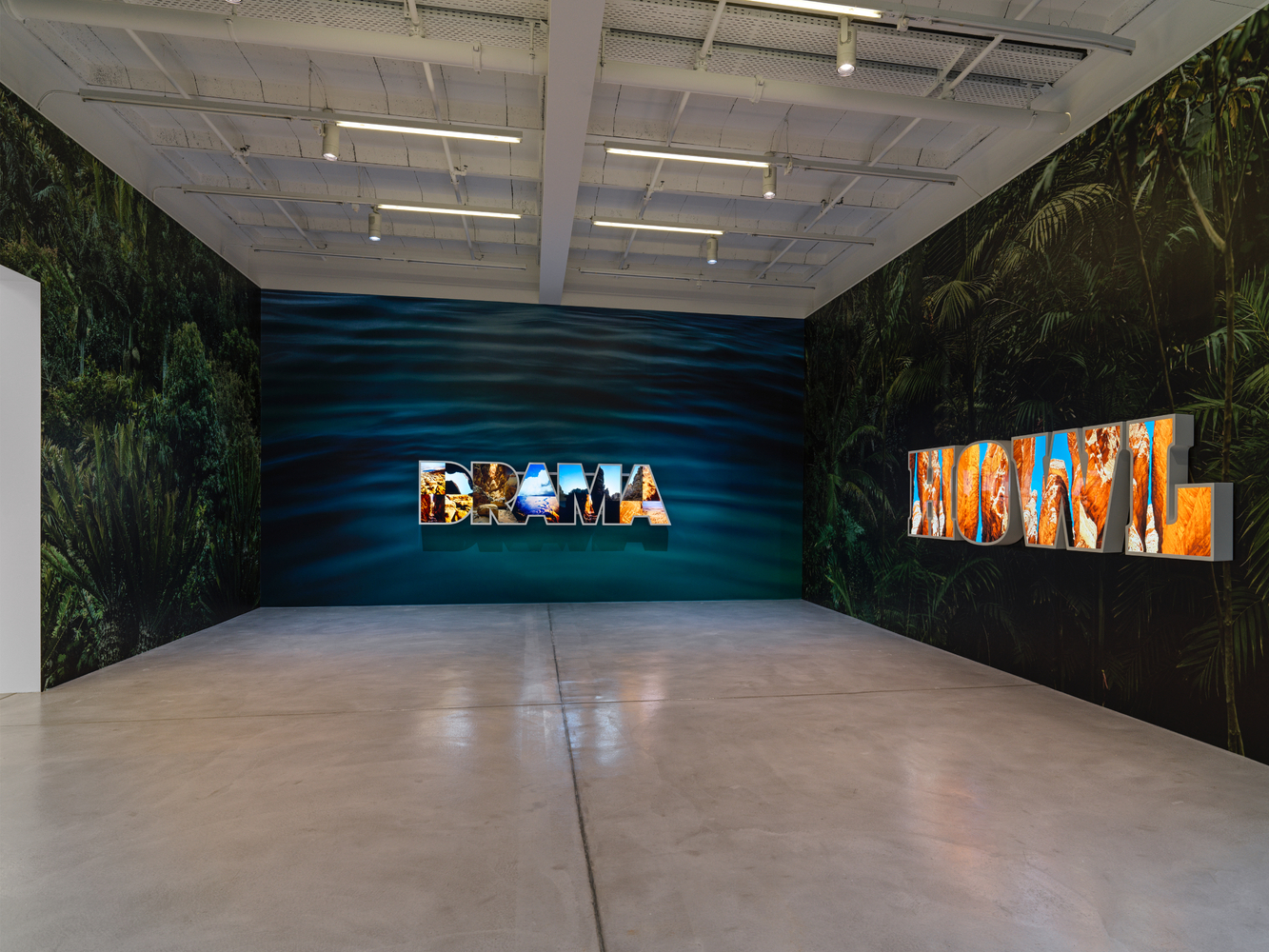 Installation view, Doug Aitken, HOWL, Galerie Eva Presenhuber, Maag Areal, Zurich, 2023