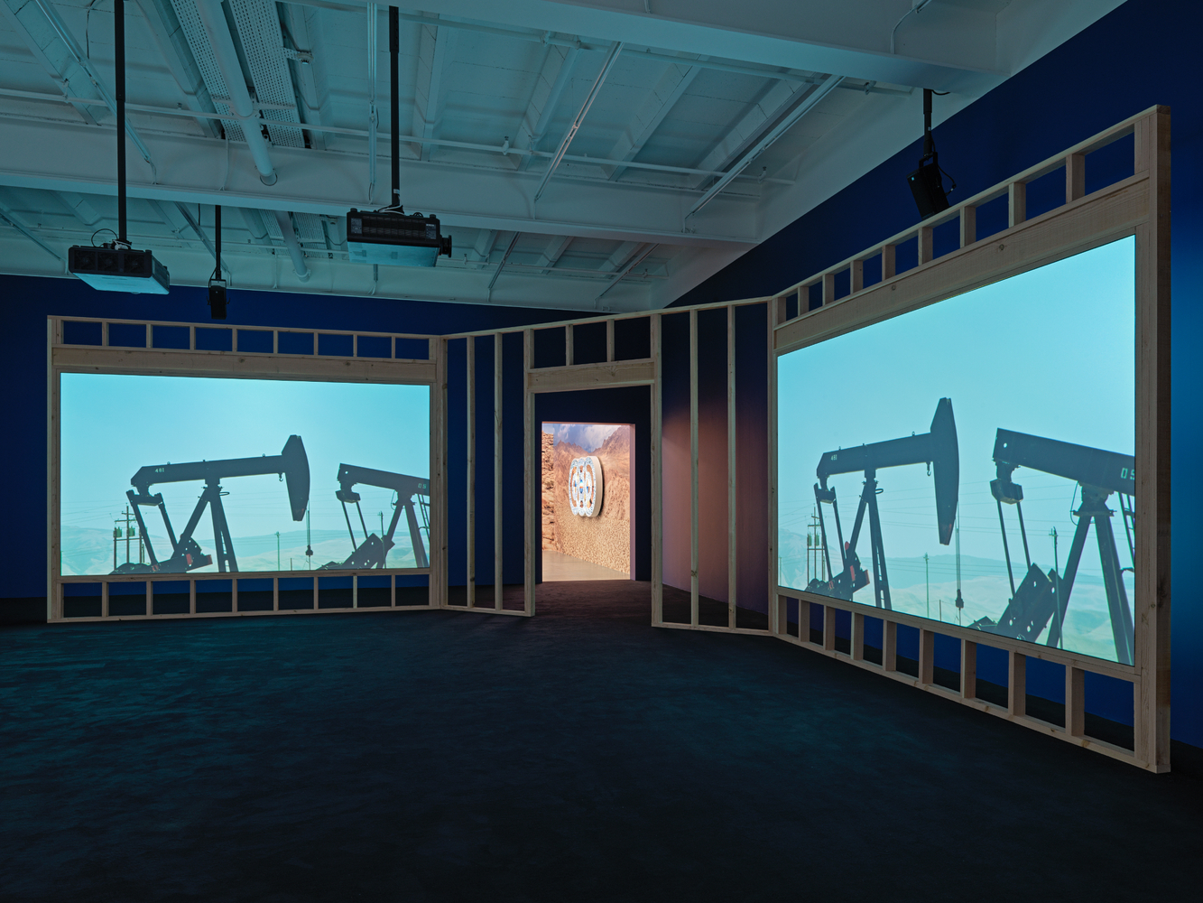 Installation view, Doug Aitken, HOWL, Galerie Eva Presenhuber, Maag Areal, Zurich, 2023