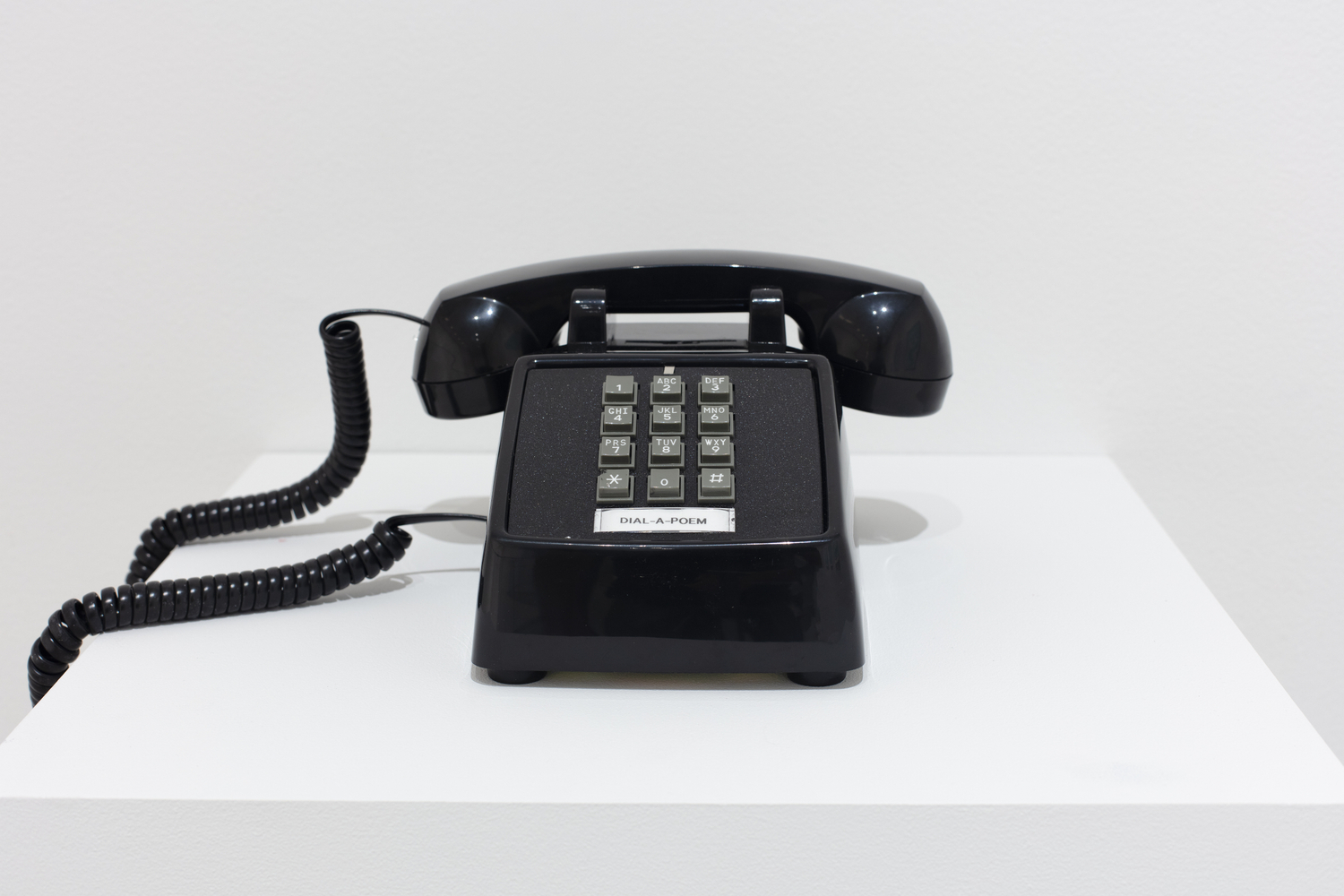 DIAL-A-POEM (Push-Button Edition)

1968-2019

Telephone, computer with 282 recorded poems from 132 poets and artists

11 x 25 x 23 cm / 4 3/8 x 9 7/8 x 9 in

&amp;copy; John Giorno