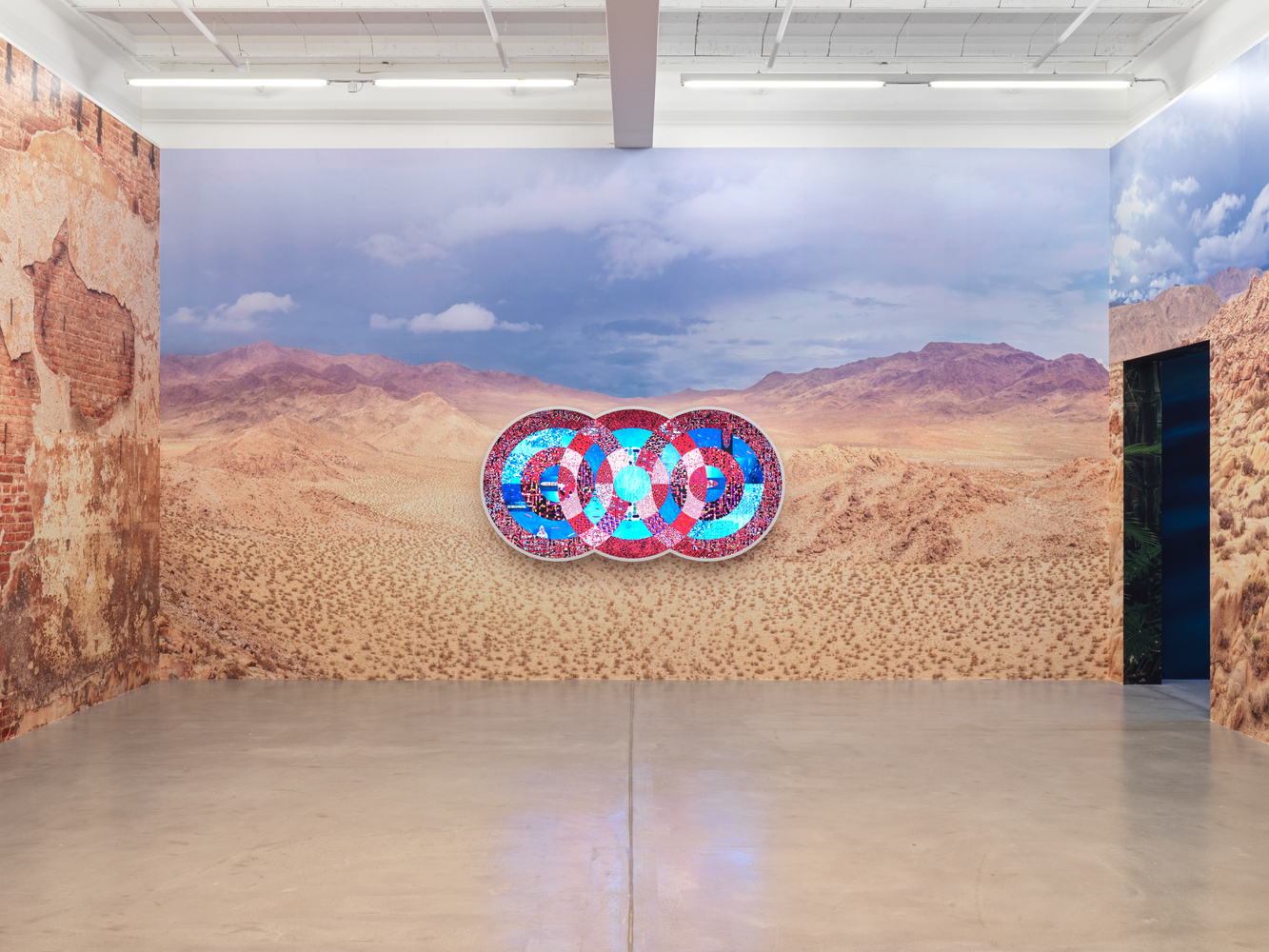 Installation view, Doug Aitken, HOWL, Galerie Eva Presenhuber, Maag Areal, Zurich, 2023