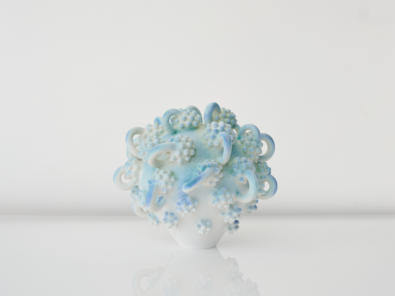 EVA ZETHRAEUS

Pale Blue Helix Cluster, 2025

Glazed porcelain

13.25&amp;quot; H x 14&amp;quot; Dia.