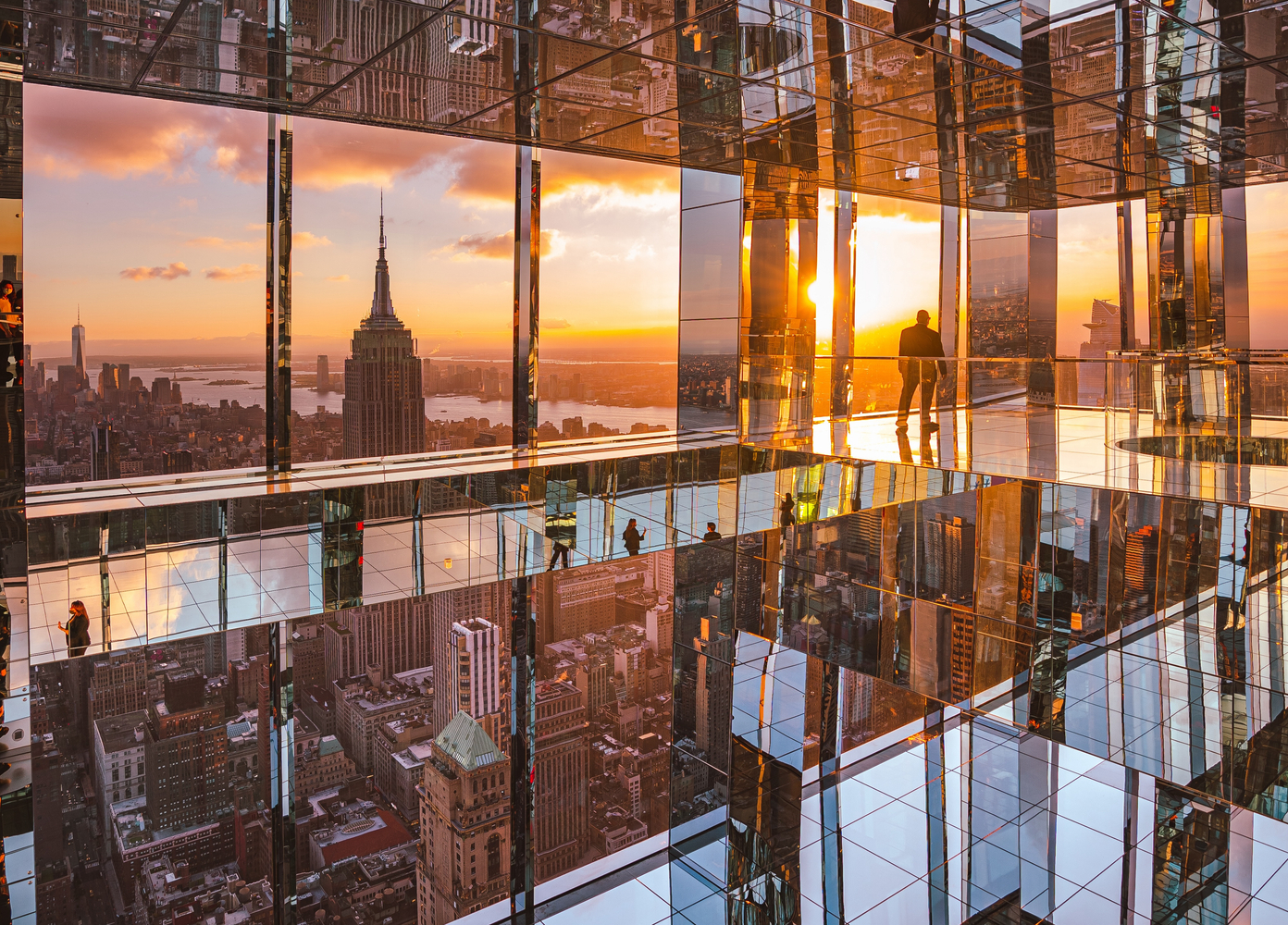 Wednesday, April 22, 9:30pm
VIP Evening Visit to SUMMIT One Vanderbilt
SUMMIT One Vanderbilt, 45 East 42nd St, New York, NY 10017

&amp;nbsp;

AIPAD VIP guests are invited to experience SUMMIT One Vanderbilt after hours and take in the immersive experience at the heart of New York City. Following their visit through the experience, guests will gather at Apr&amp;egrave;s, SUMMIT&amp;rsquo;s lounge space on the top floor, and enjoy a hosted selection of signature cocktails.

&amp;nbsp;

Event capacity: 30

&amp;nbsp;

RSVP here.

&amp;nbsp;

Image: Matt Ritchie, Courtesy of SUMMIT One Vanderbilt.