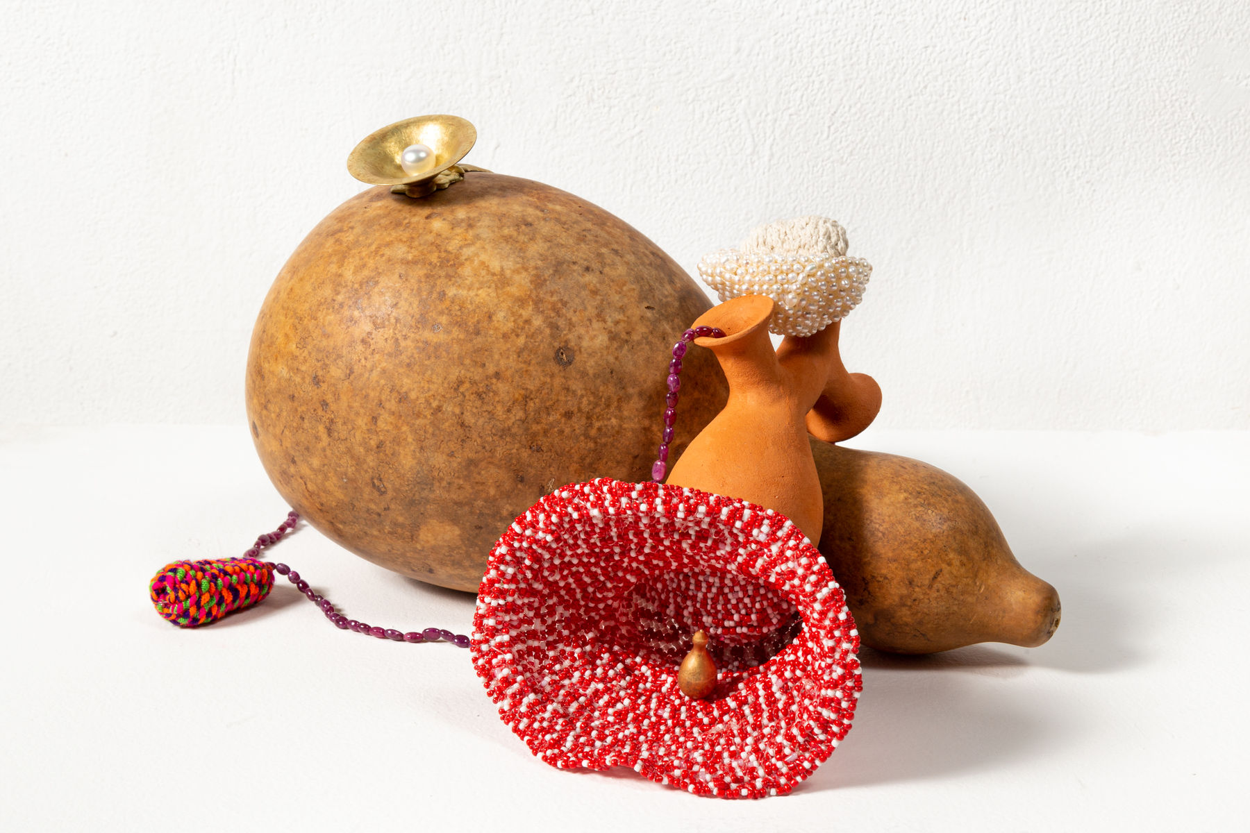 Maria Nepomuceno, e Antonio Bernardo Microcosmos 1 Obra Cabaça, 2015