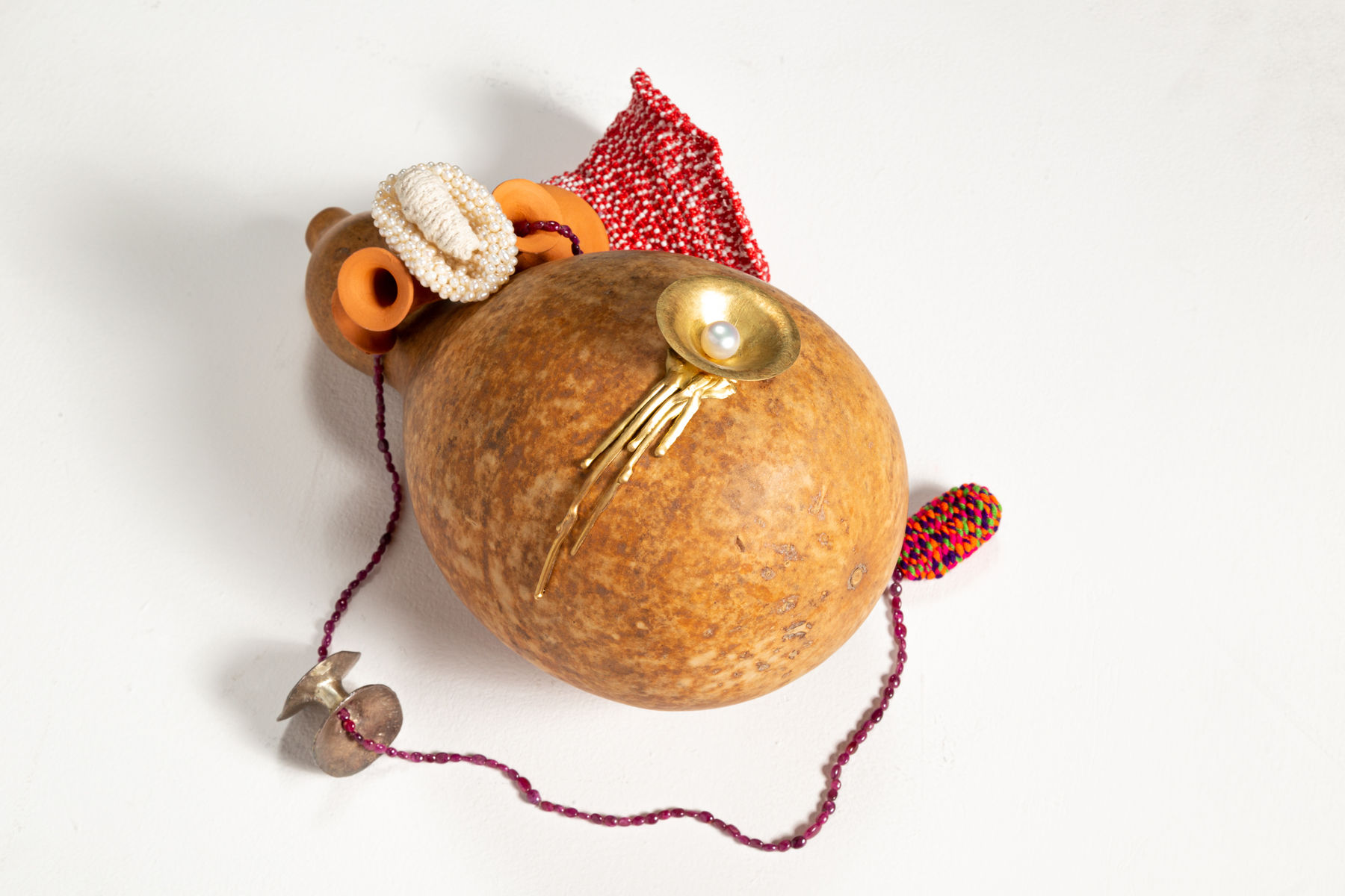 Maria Nepomuceno, e Antonio Bernardo Microcosmos 1 Obra Cabaça, 2015