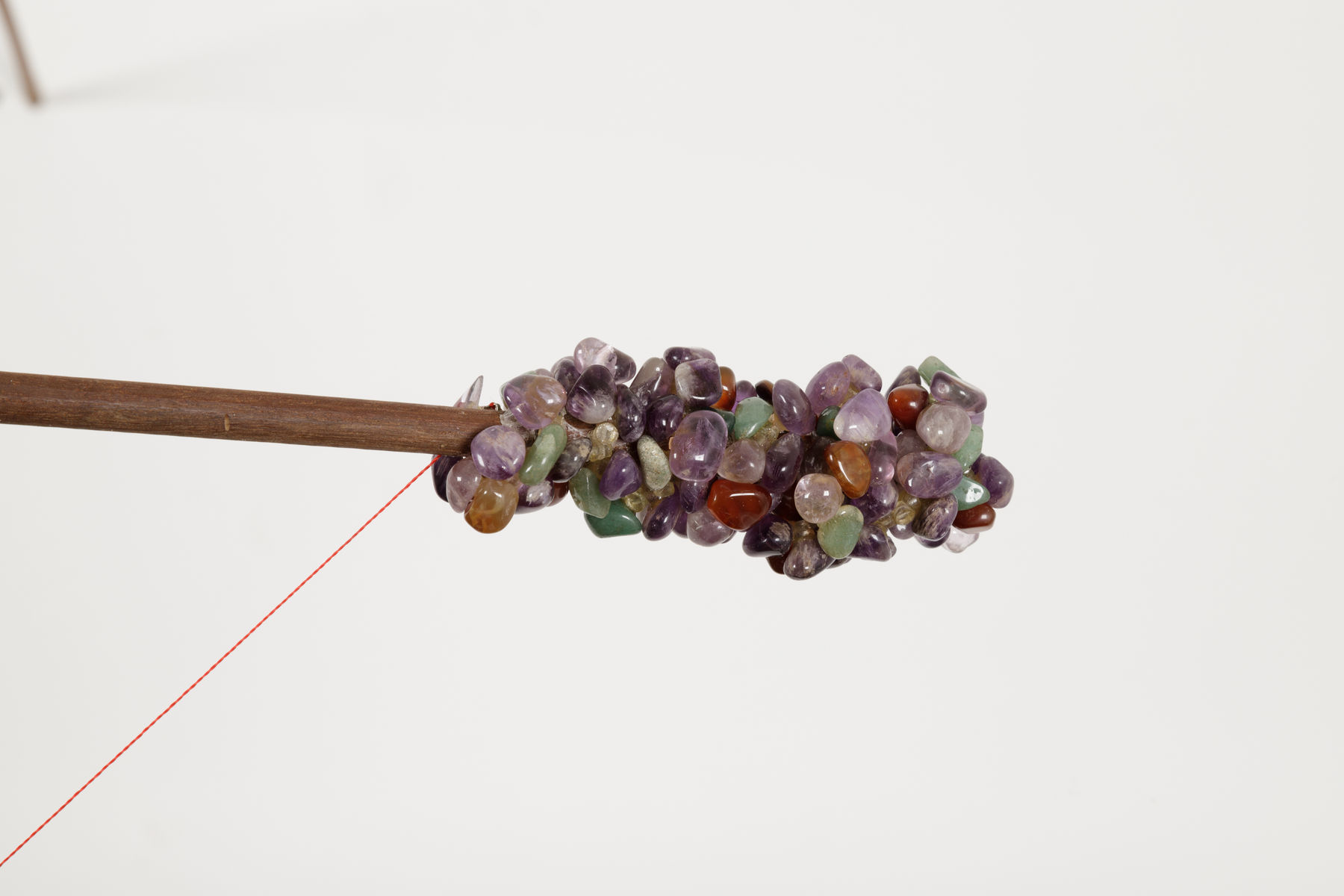 João Modé, Móbile com pedras, 2022