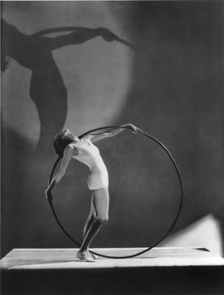 George Hoyningen-Huene, Erna Carise (Swimwear with Hula Hoop), 1930