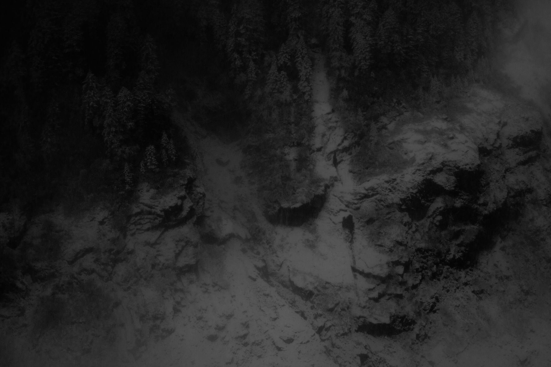 陈萧伊 Chen Xiaoyi, 隐匿时系列 An Infinitesimal Wink Series, 2015-2016