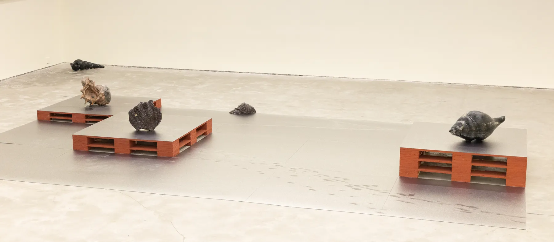 陈萧伊 Chen Xiaoyi, 今天是我们离别哭泣而我们微笑的时候了 Today Is the Time We Weep at Parting and We Smile, 2025