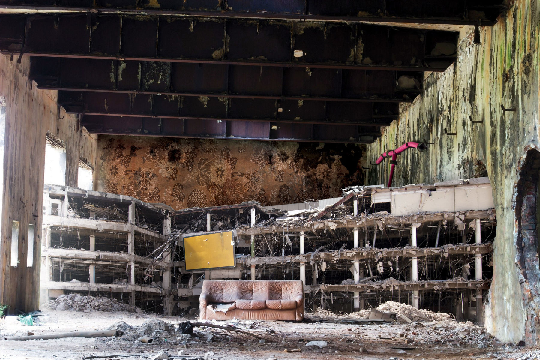 Tammam Azzam, Wallpaper, 2015