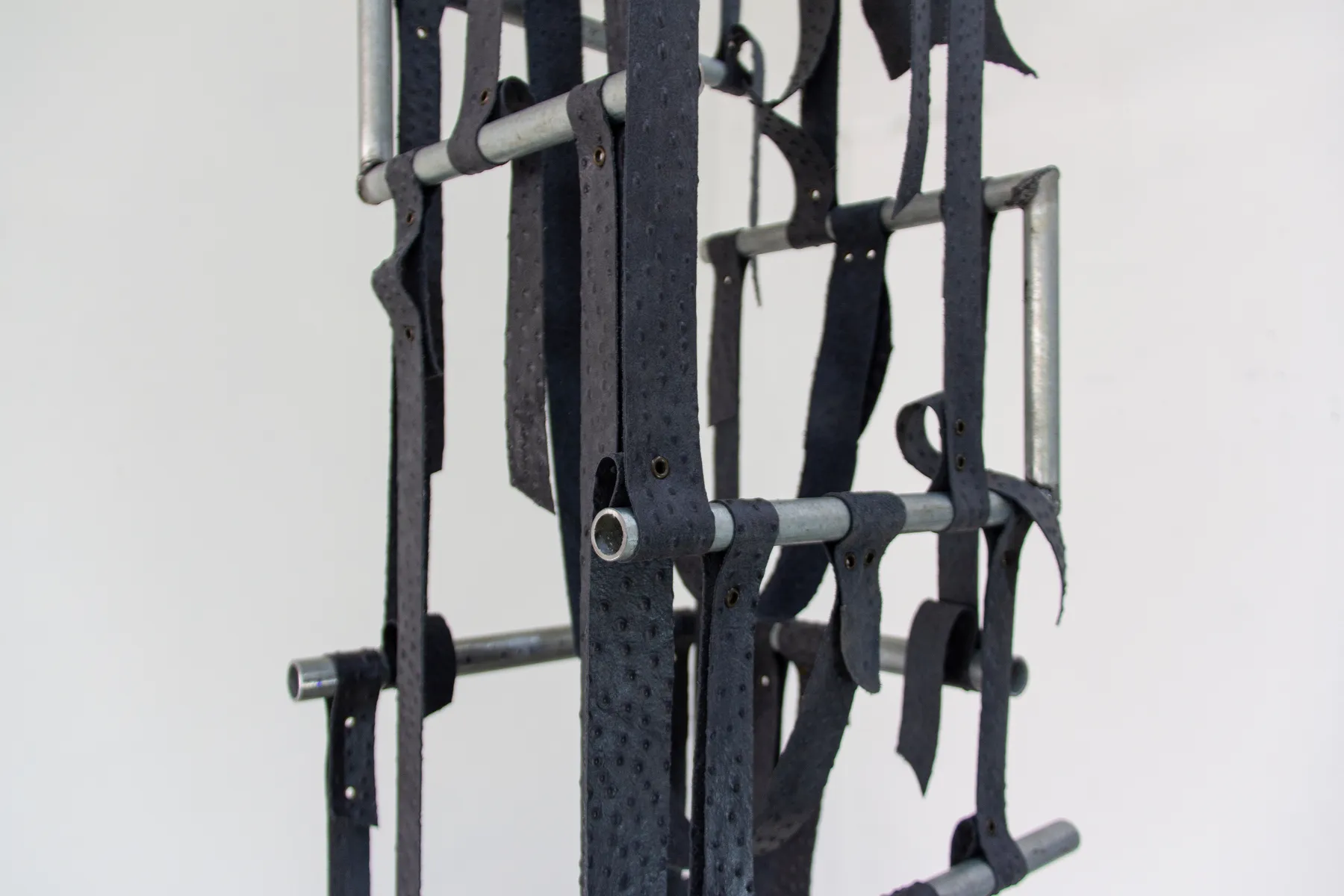 Yeni Mao, fig 25.9 headhunter, 2021