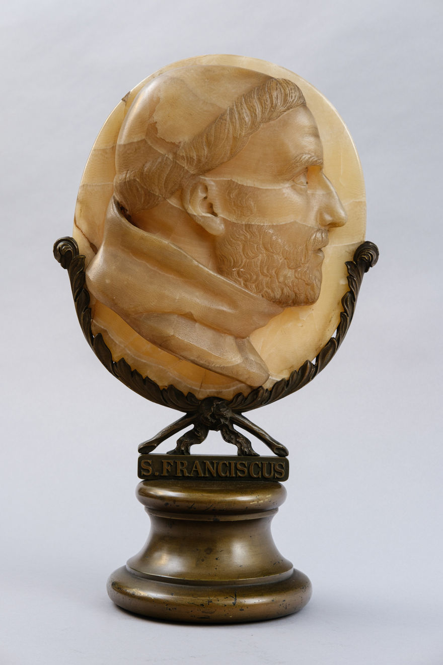 Rome, Pair of cameos in Alabastro fiorito, XIX century
