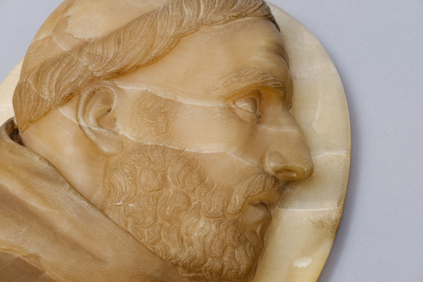 Rome, Pair of cameos in Alabastro fiorito, XIX century