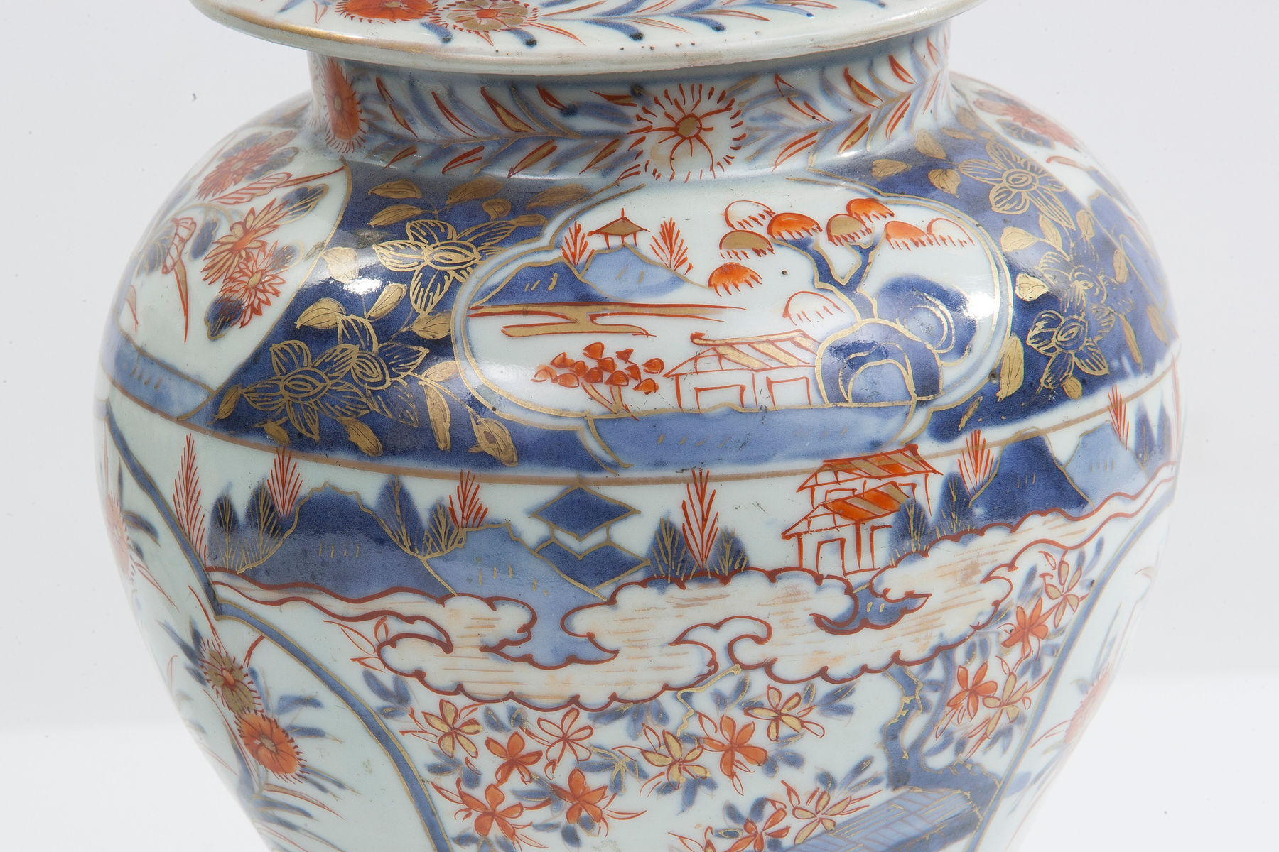 pair of Potiches, Imari XIX century