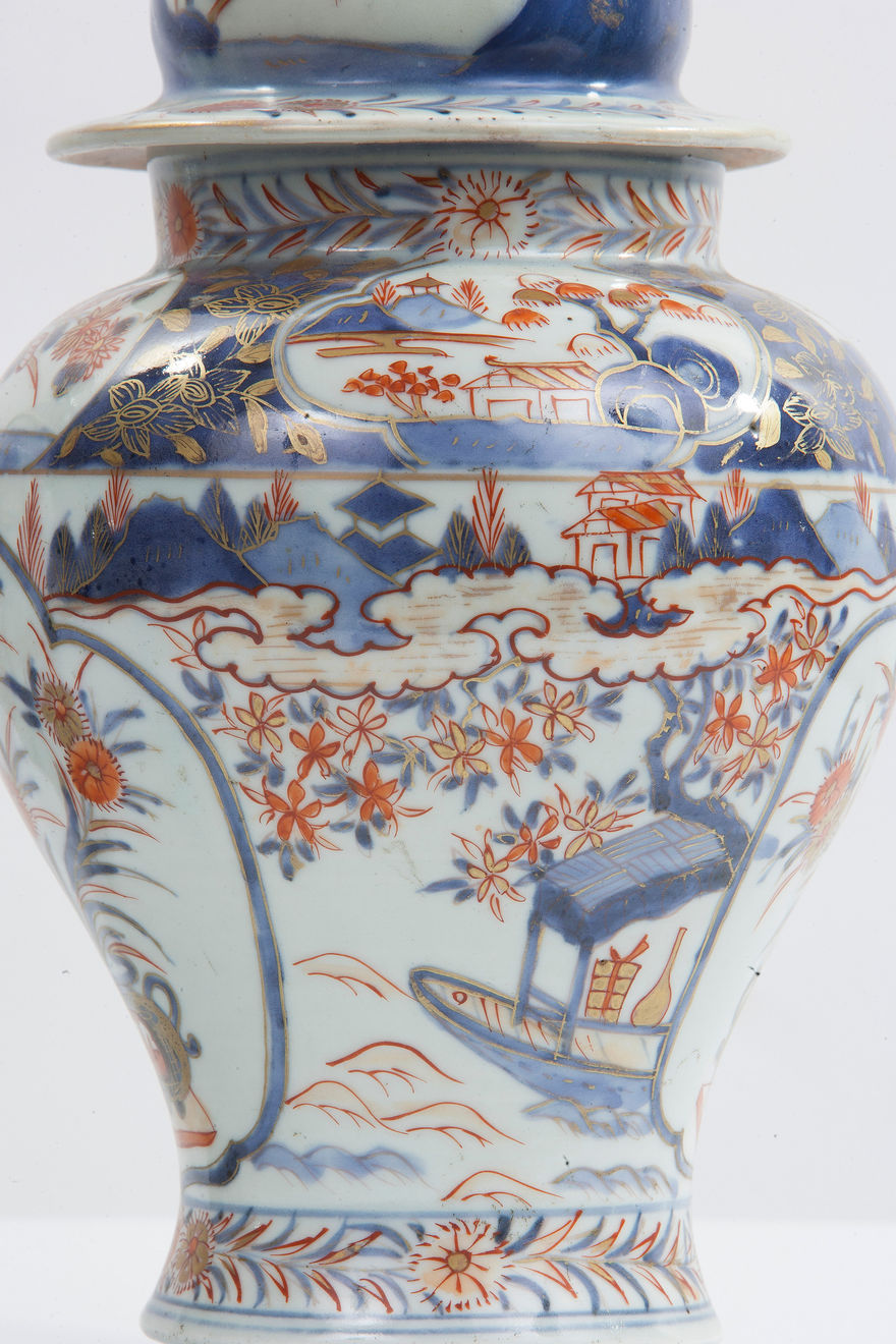 pair of Potiches, Imari XIX century