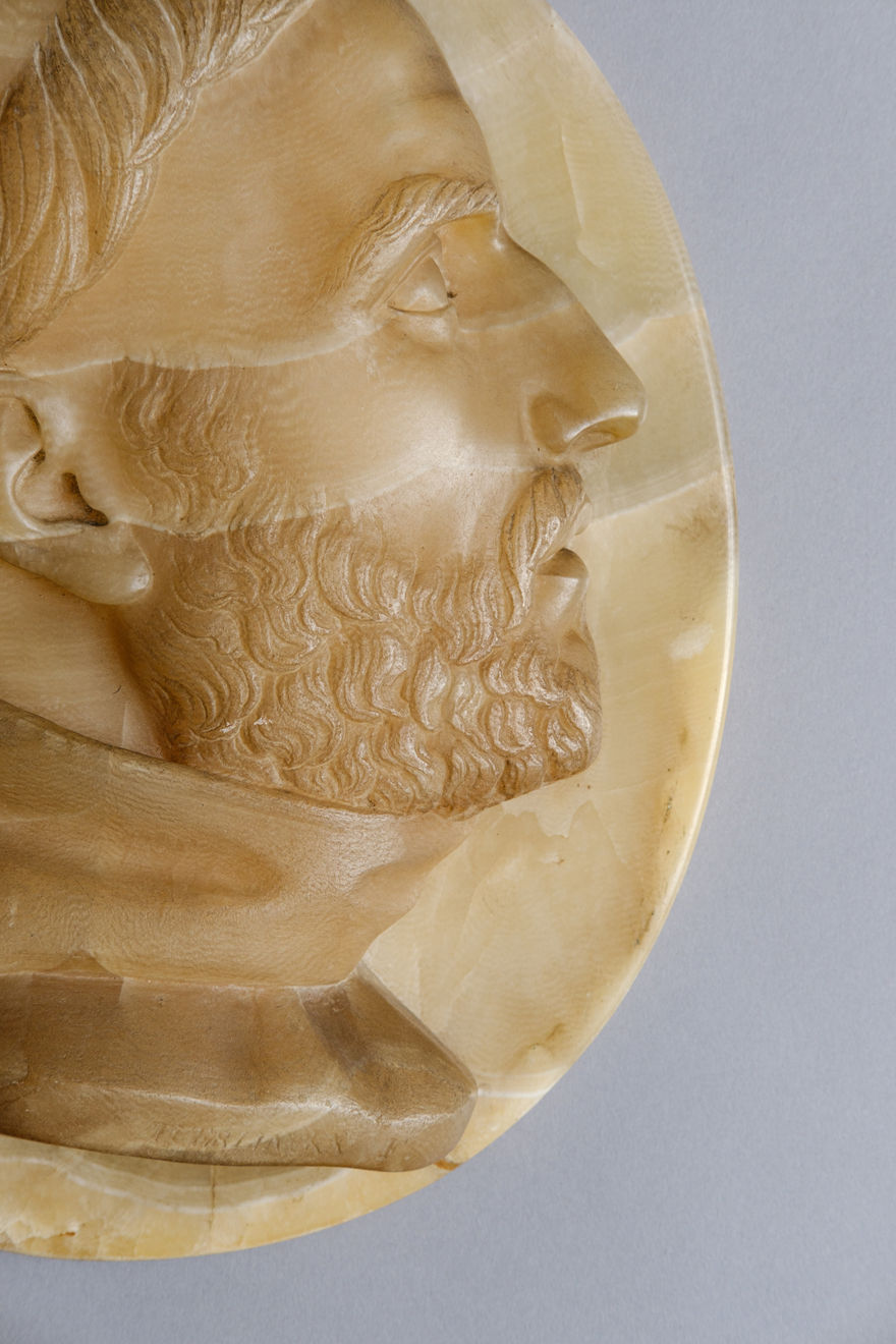 Rome, Pair of cameos in Alabastro fiorito, XIX century