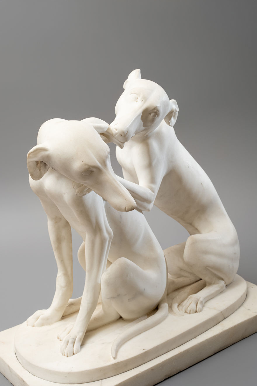 GRUPPO SCULTOREO RAFFIGURANTE COPPIA DI LEVRIERI, Italia, 1820 circa