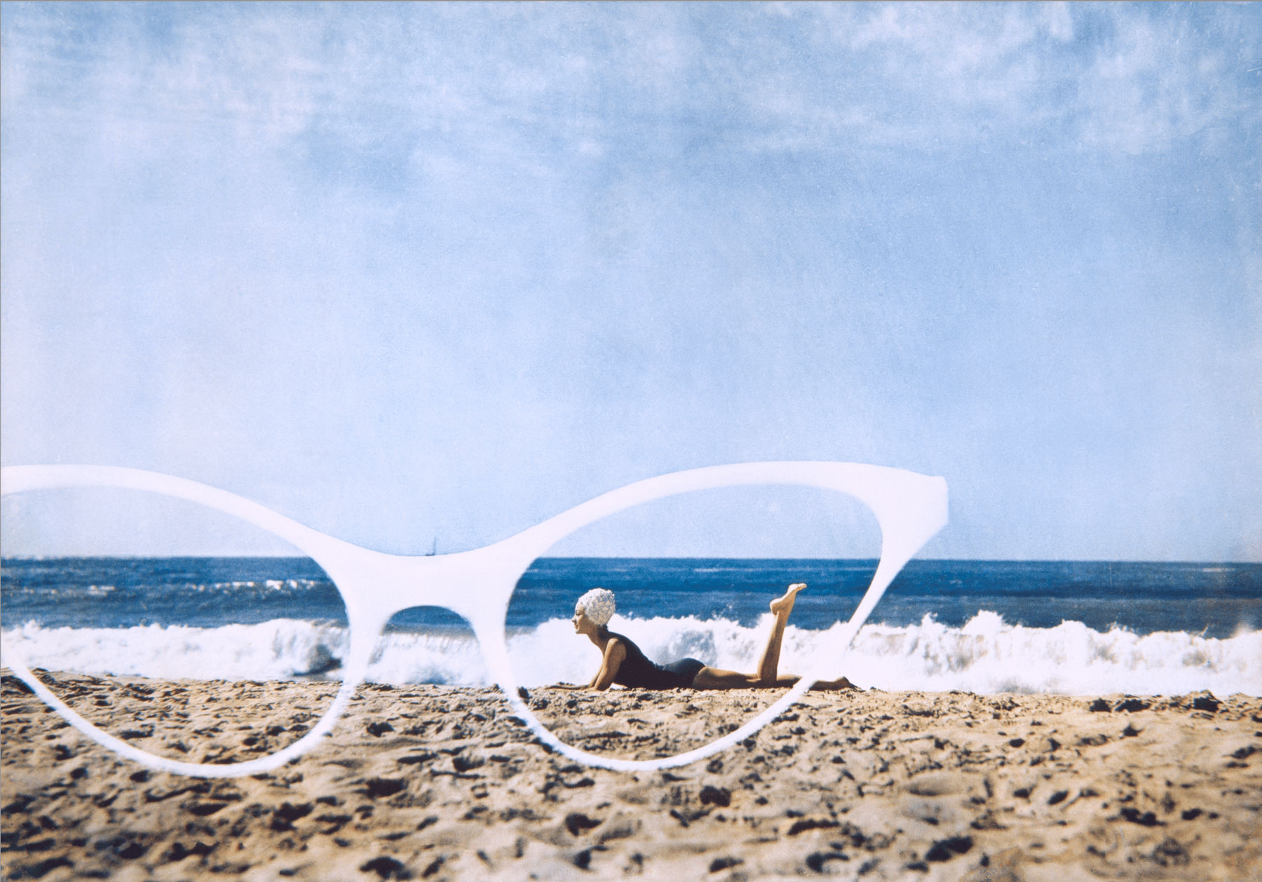 Claude Ferrand, La baigneuse dans la lunette, campagne Kodak, réalisée en Bretagne, 1960