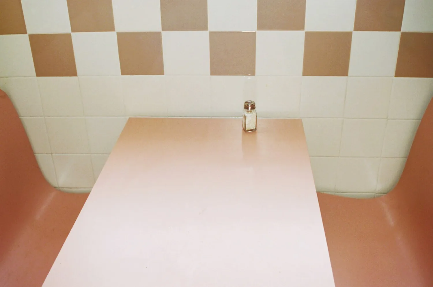 Lorena Lohr, Untitled (Diner Interior), 2017