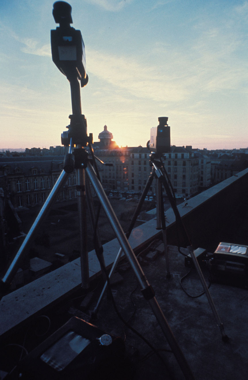 Mary Lucier, Rooftop Setup for Paris Dawn Burn, 1977