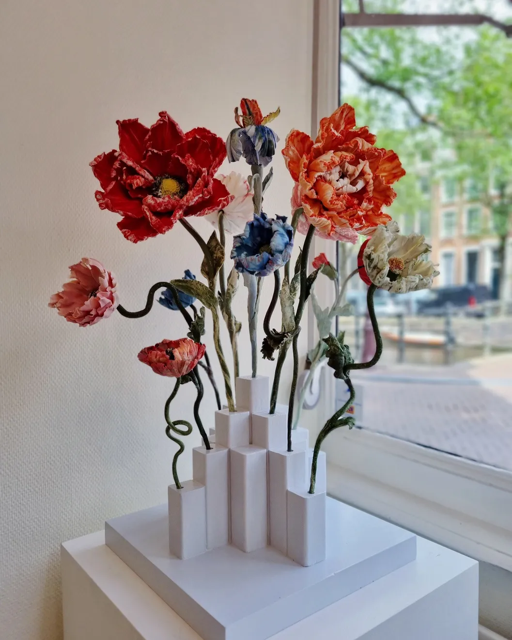 Anna Volkova, Porcelain flower sculptures