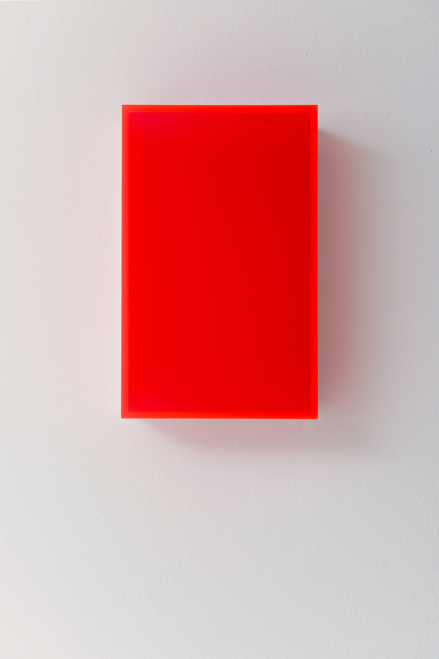 Regine Schumann, colormirror satin red glowing after mieres, 1 part, 2022