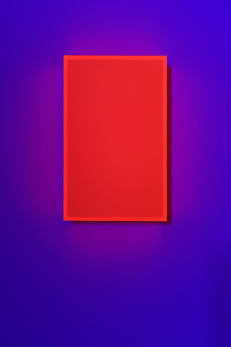 Regine Schumann, colormirror satin red glowing after mieres, 1 part, 2022