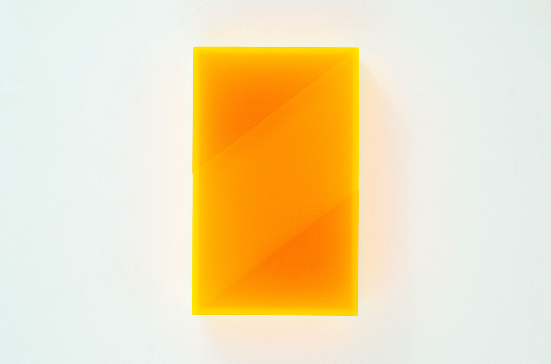 Regine Schumann, colormirror triangles fibonacci 21, 2025