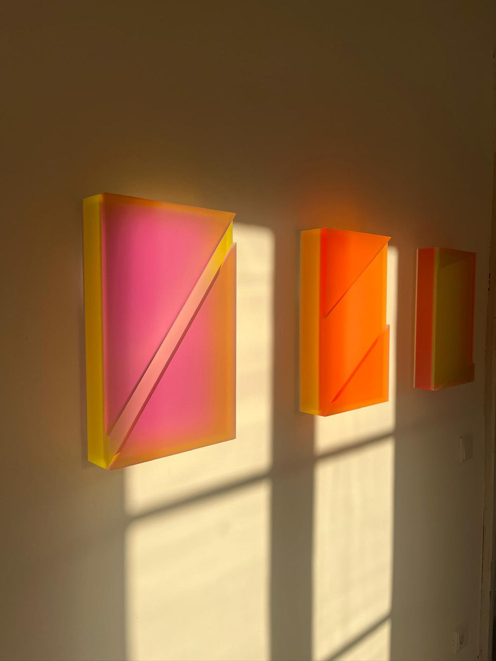 Regine Schumann, colormirror triangles fibonacci 21, 2025