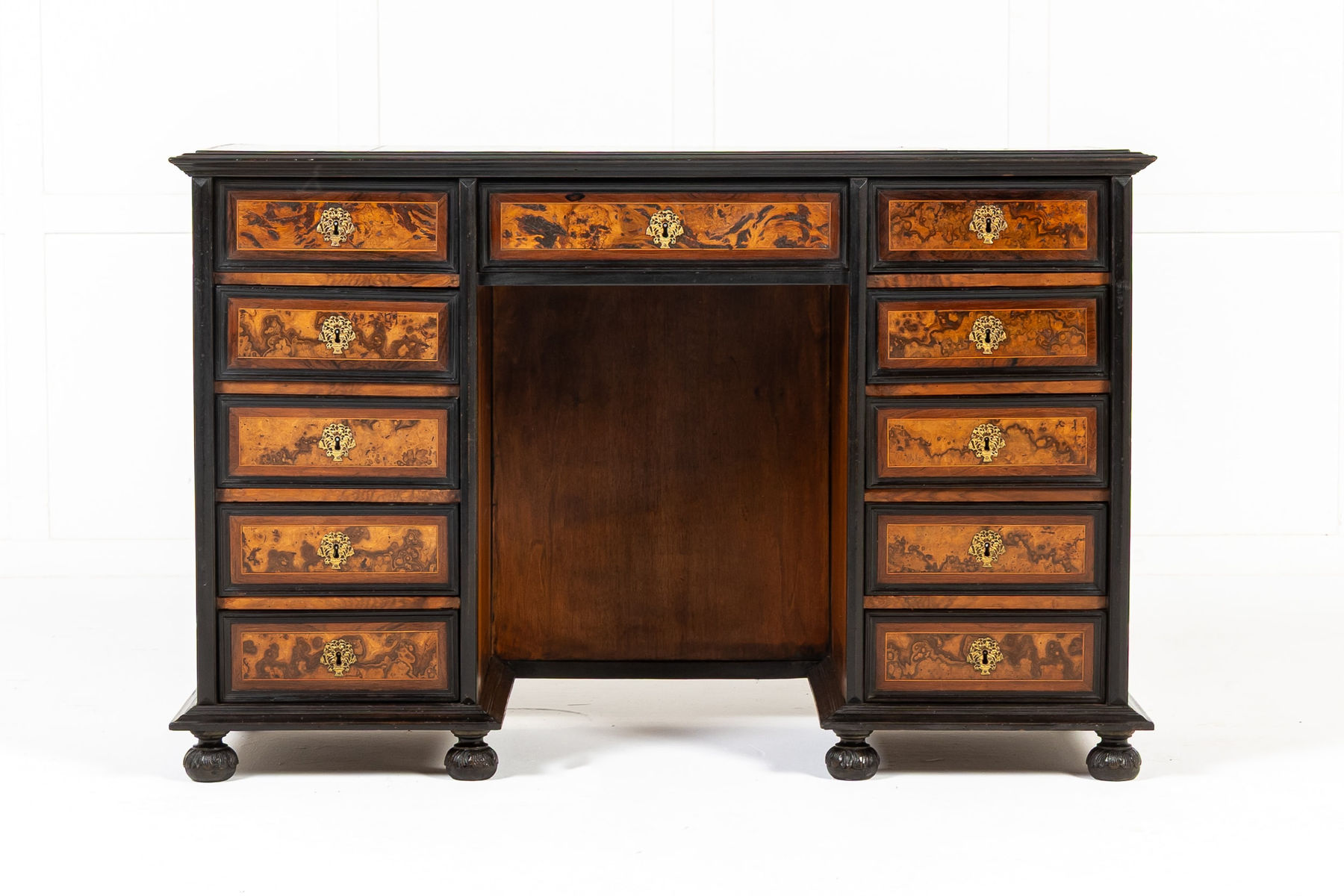 18th Century Italian Burr Mulberry Kneehole Desk