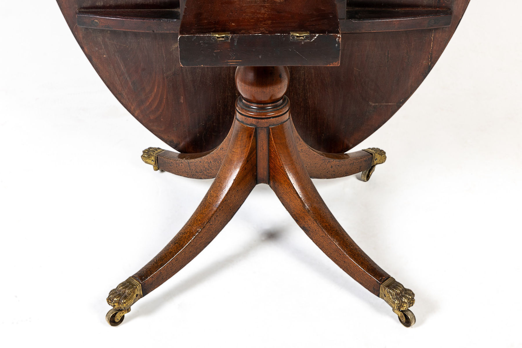 Large Early 19th Century Mahogany Oval Tilt Top Table
