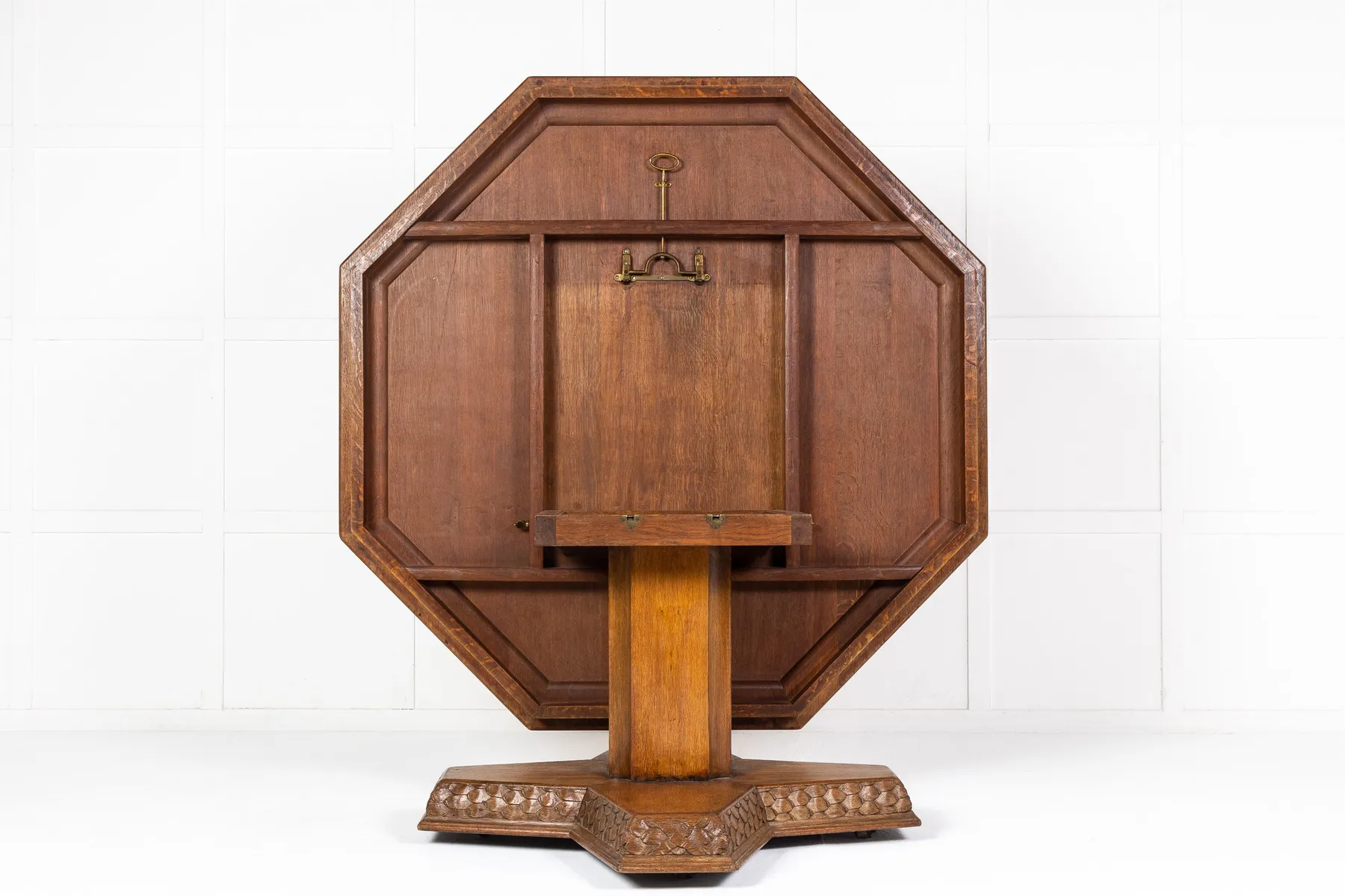 Large Mid-19th Century Celtic Revival Oak Octagonal Tilt Top Centre Table