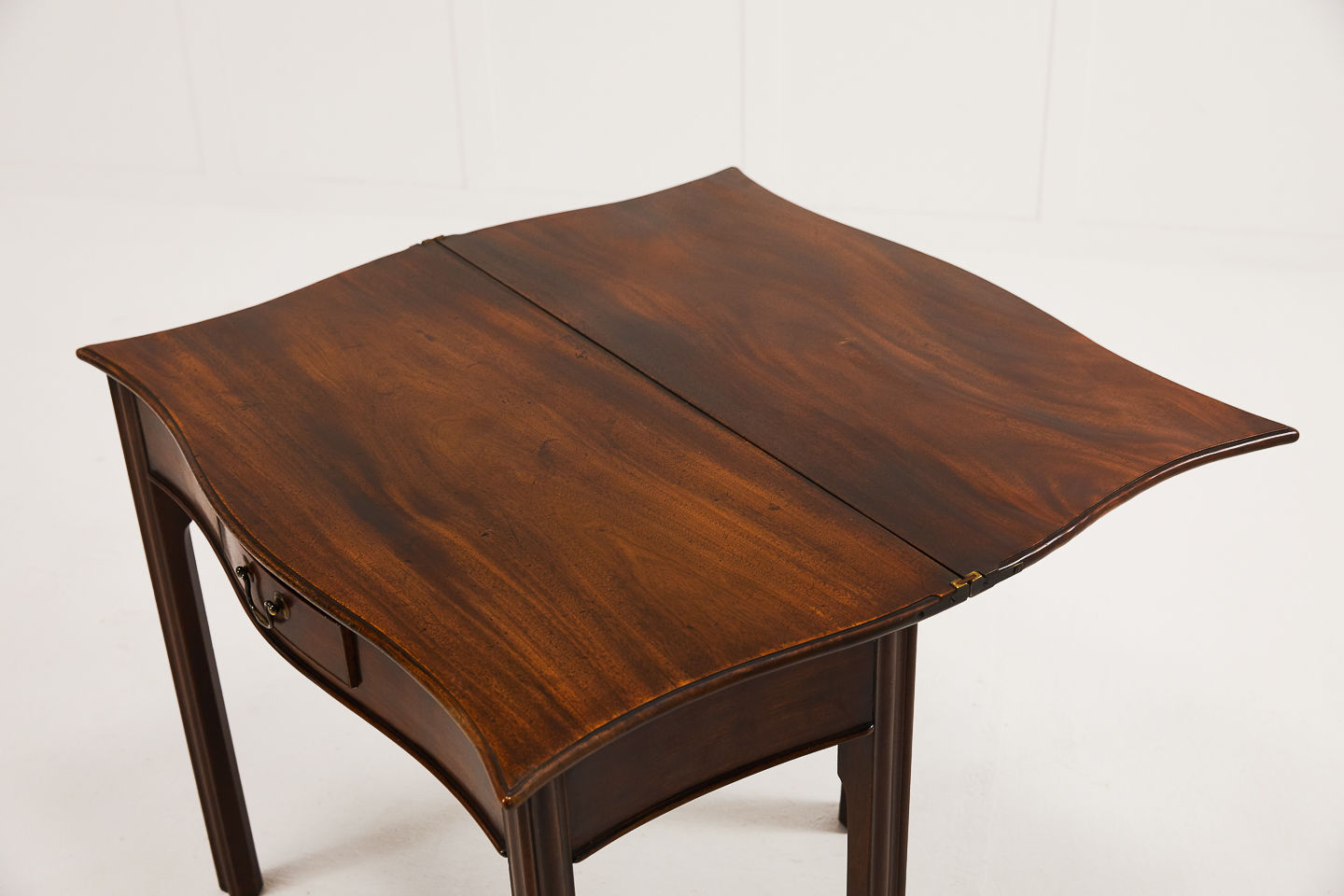 18th Century English Tea Table