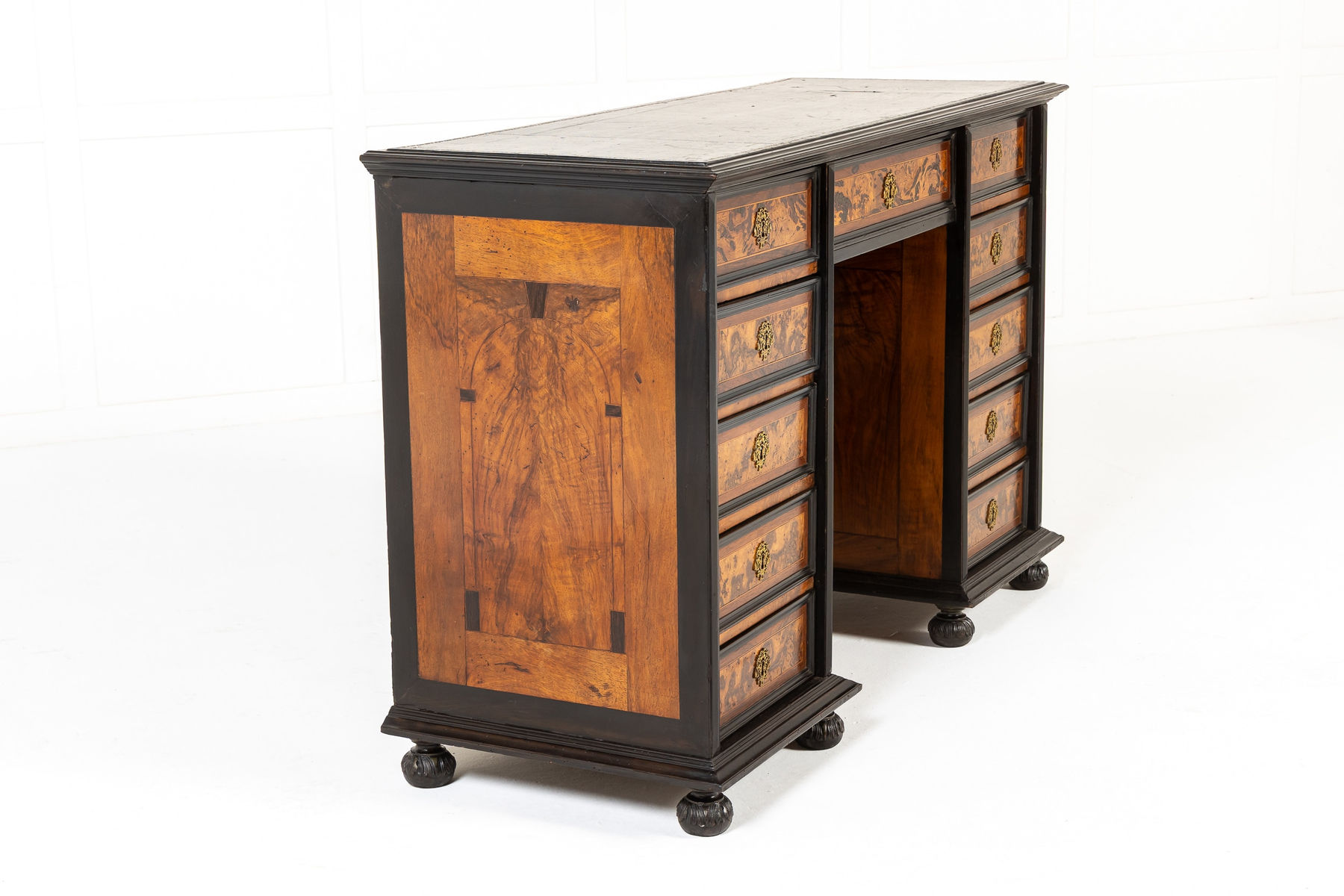 18th Century Italian Burr Mulberry Kneehole Desk