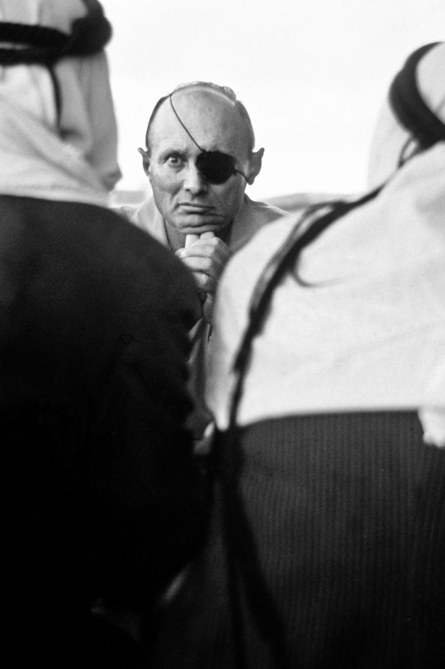 Micha Bar-Am, Moshe Dayan, Palestinian refugee camp, Kalandya, 1967