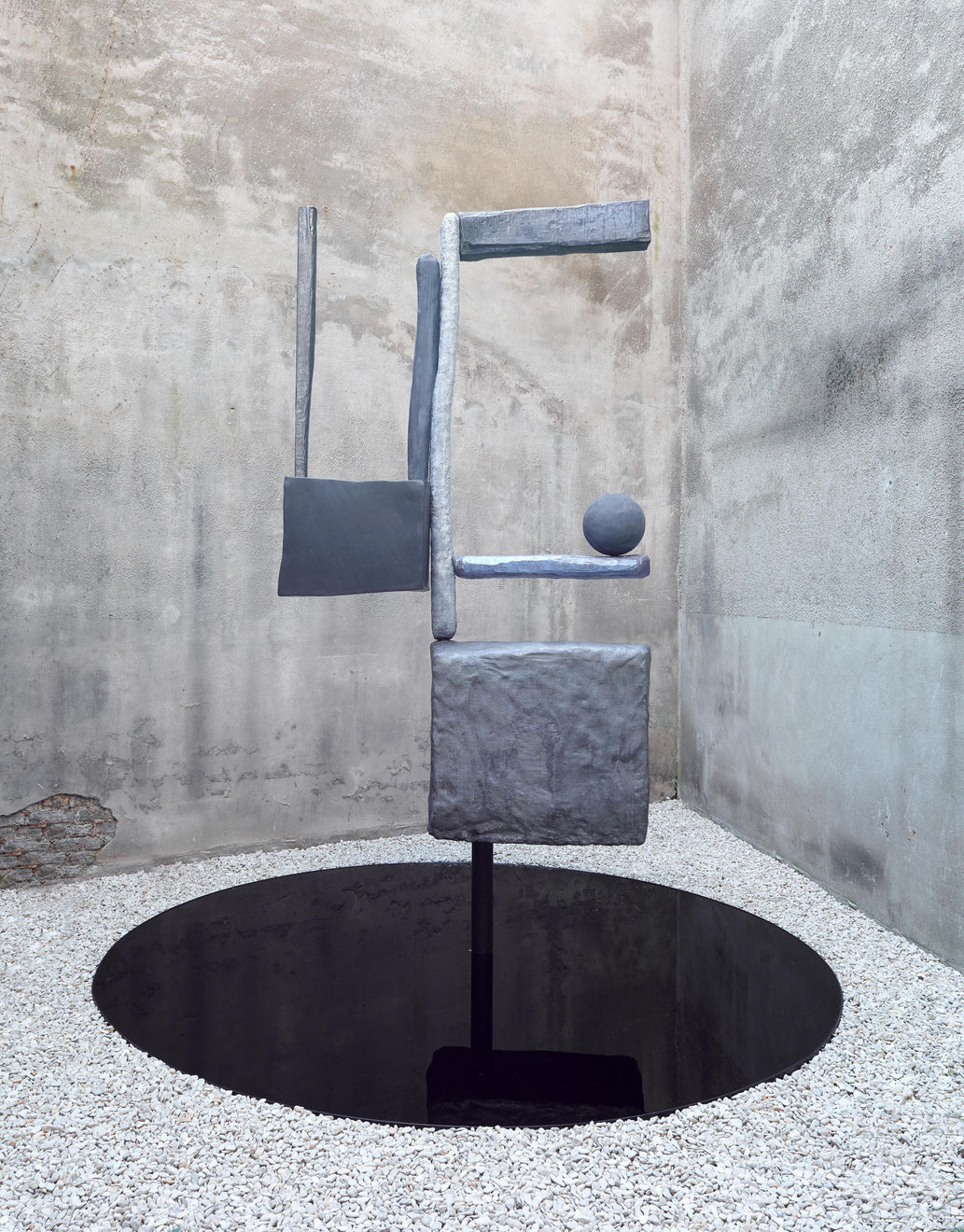 Kristian Touborg, Futura Fossil Standing Structure, 2021