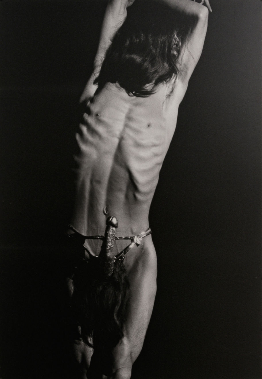 Tatsumi Hijikata - Archive, 鳥居良禅: 肉体の叛乱 (男根), Photograph by Ryozen Torii, Revolt of the Body, Tatsumi Hijikata Wearing a Golden Phallus, 1968