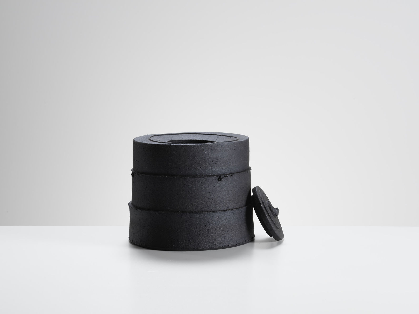 Julian Stair, Cinerary Jar VI, 2021