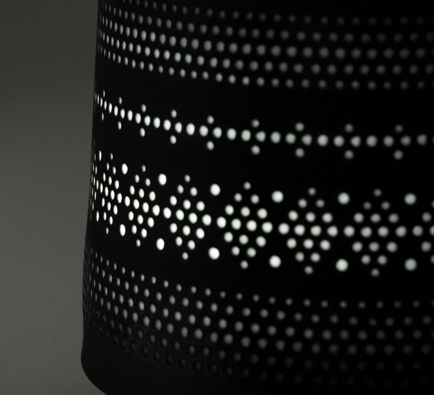 Niisato Akio, Luminescent Vessel, Black Tea bowl, 2021