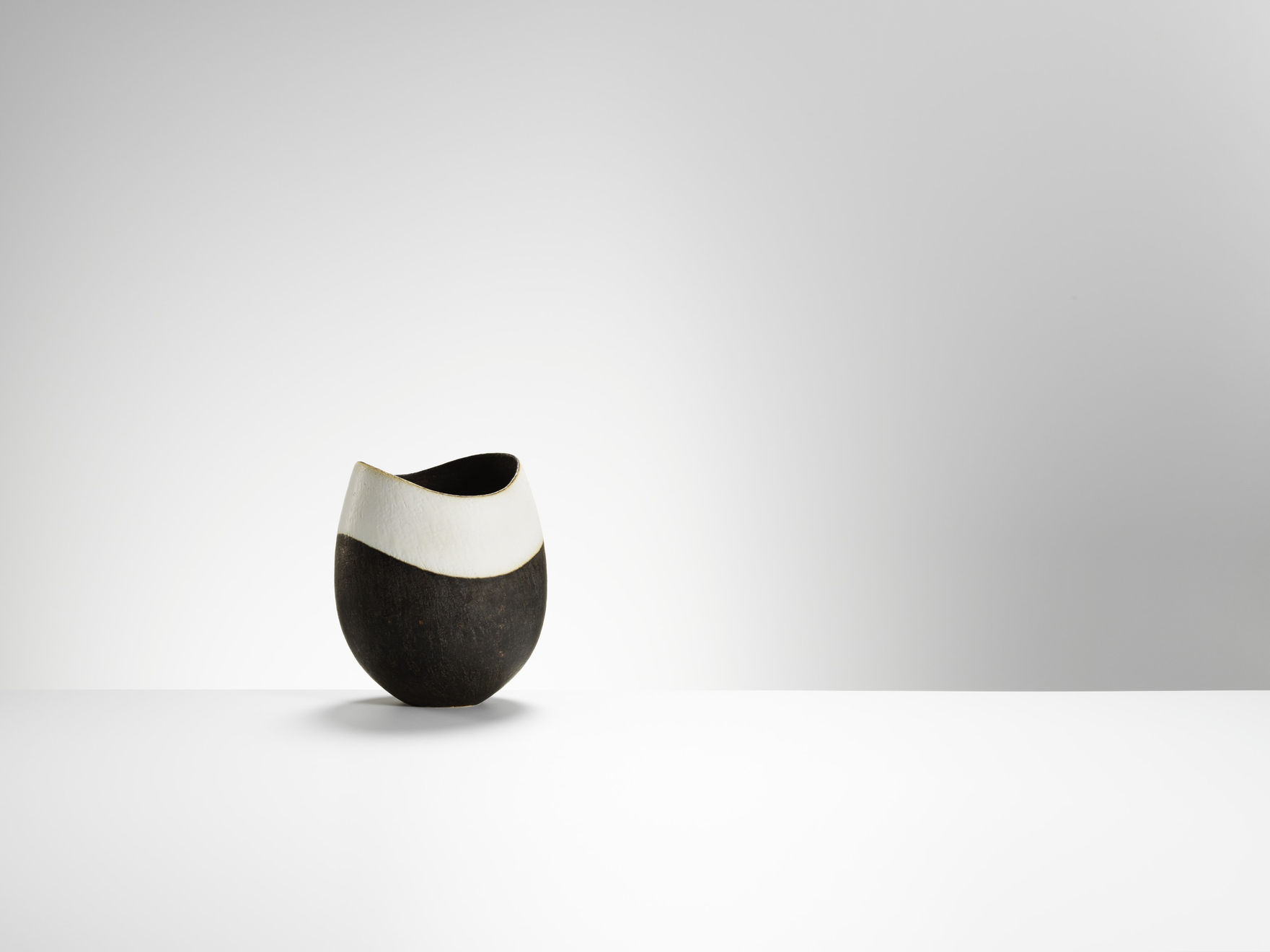 John Ward, Black and White Oval Pot with dipped rim