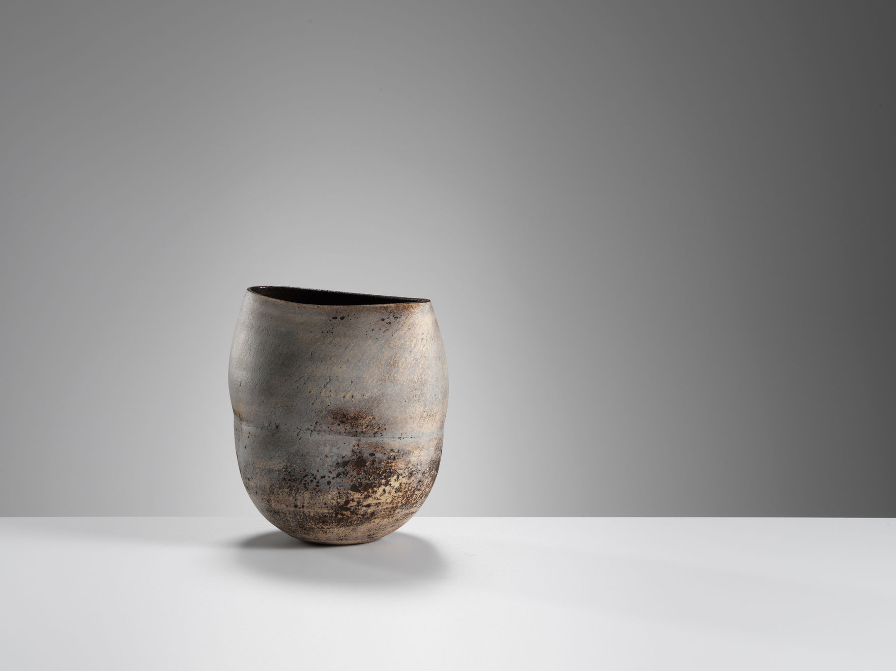 Hans Coper, Squeezed Form, c. 1970s