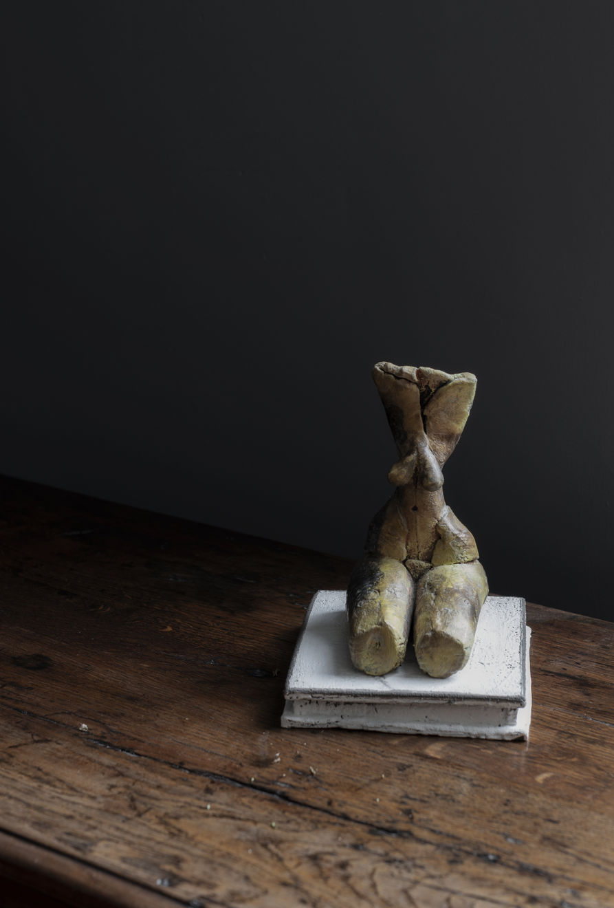 Mo Jupp, Yellow Kneeling Figure