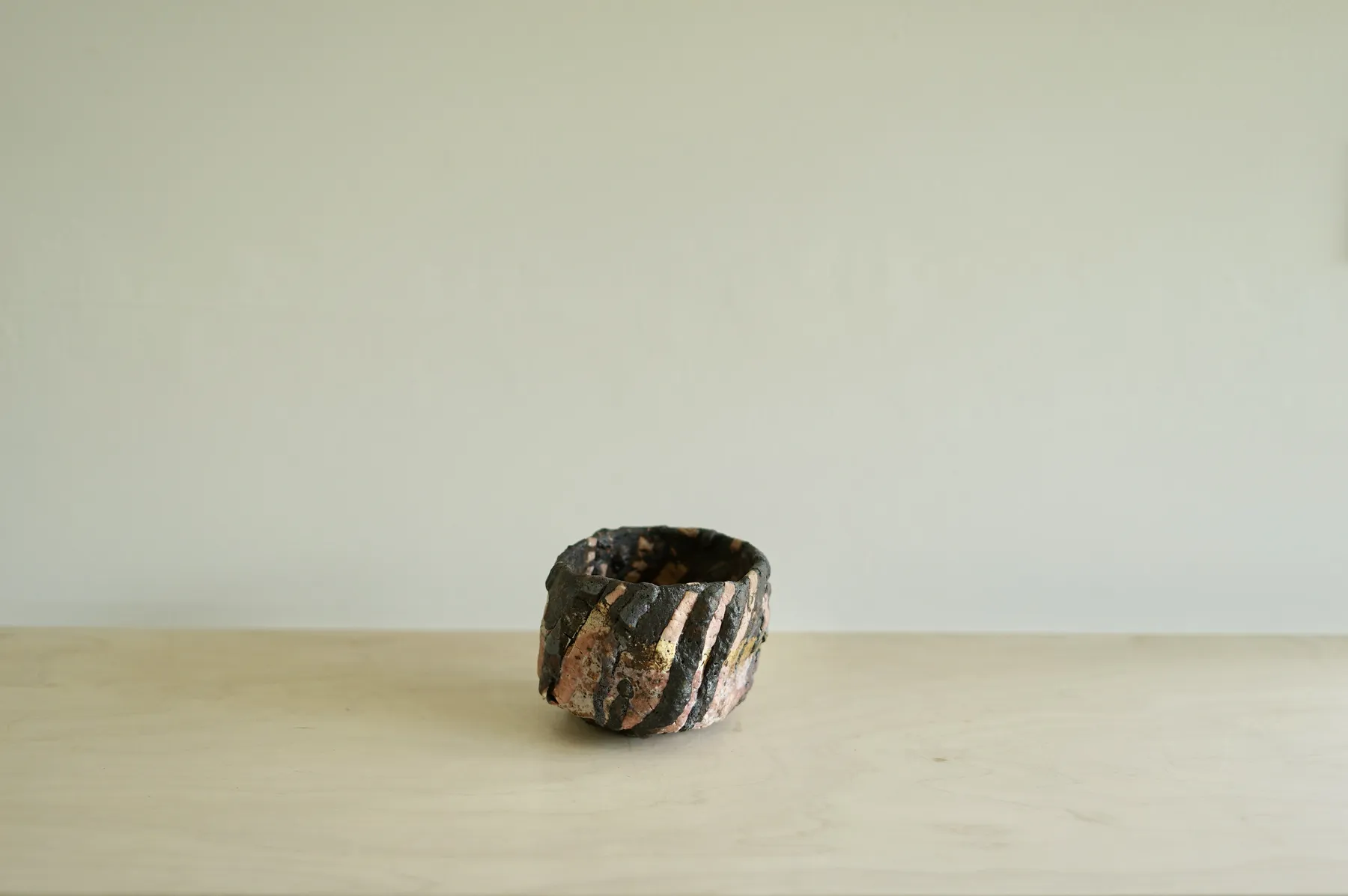 Ewen Henderson, Volcanic Black and Pink Teabowl