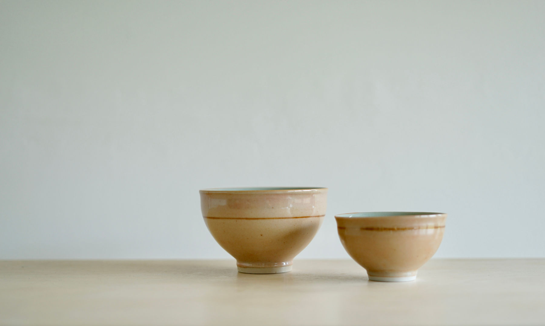 Gwyn Hanssen Pigott, Two Bowls with Stripe